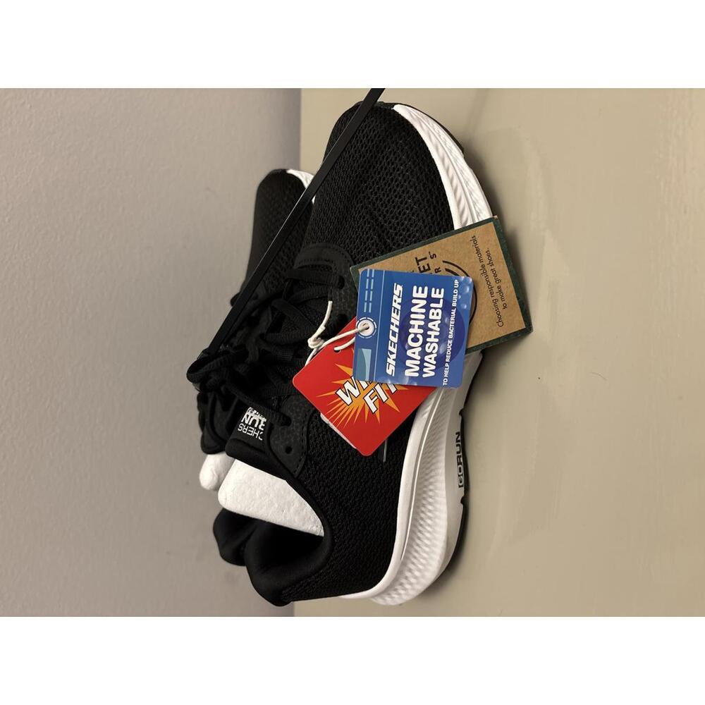 New size 7.5 Skechers Men's Black Mesh Athletic Sneakers